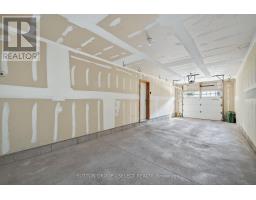 29 - 1040 CORONATION DRIVE - 38