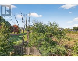 29 - 1040 CORONATION DRIVE - 42