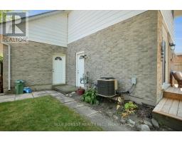 90 EDMUNDS CRESCENT - 37