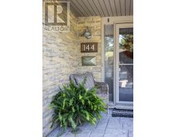 144 SPRINGFIELD CRESCENT - 4