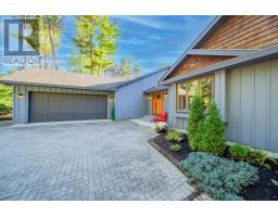 10395 PINETREE DRIVE - 12