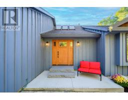 10395 PINETREE DRIVE - 13