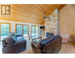 10395 PINETREE DRIVE - 16