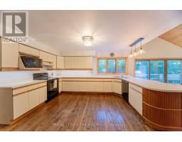 10395 PINETREE DRIVE - 23