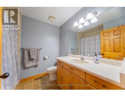 10395 PINETREE DRIVE - 32