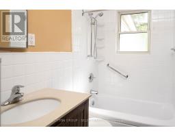 110 LAURENTIAN DRIVE N - 10