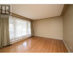 110 LAURENTIAN DRIVE N - 2