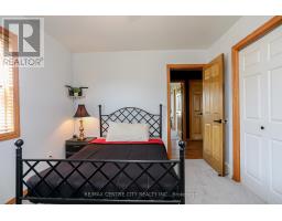 212 QUEEN STREET - 32