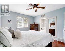 12 HUNTINGTON TERRACE - 17