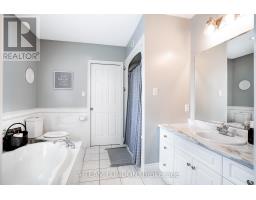 12 HUNTINGTON TERRACE - 18