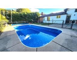 57 MCTAGGART CRESCENT - 32