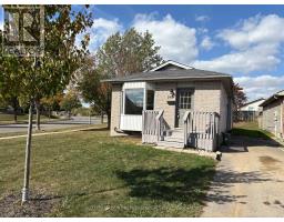 195 SIMPSON CRESCENT - 1