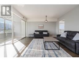 606 - 744 WONDERLAND ROAD S - 11