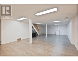 90 MERIDENE CRESCENT W - 36