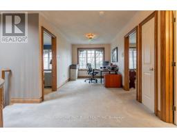 28 SINCLAIR CRESCENT - 21