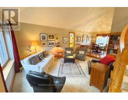 28 SINCLAIR CRESCENT - 4