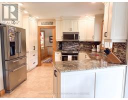 28 SINCLAIR CRESCENT - 9