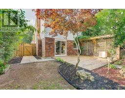 255 BRUNSWICK CRESCENT - 36