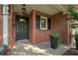 272 COMMISSIONERS ROAD E - 4