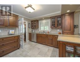 272 COMMISSIONERS ROAD E - 7