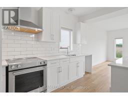 1612 CAPRI CRESCENT - 9