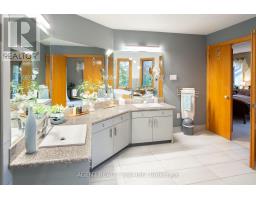 922 COUNTRY CLUB CRESCENT - 17