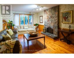 922 COUNTRY CLUB CRESCENT - 32