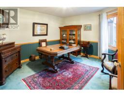 922 COUNTRY CLUB CRESCENT - 35