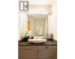 922 COUNTRY CLUB CRESCENT - 36