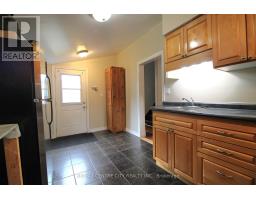 28 MAPLE STREET - 10