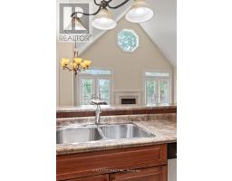 25 - 124 NORTH CENTRE ROAD - 13