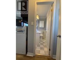 17 VINCENT CRESCENT S - 16