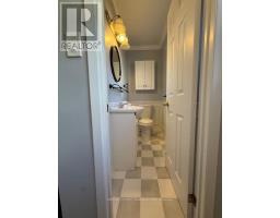 17 VINCENT CRESCENT S - 17