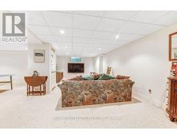 27 - 1200 RIVERSIDE DRIVE - 35