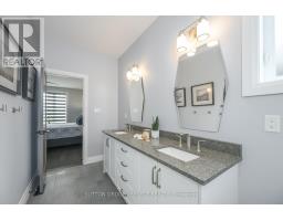 697 BARKER STREET - 16