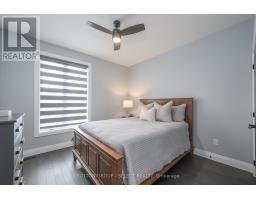 697 BARKER STREET - 17