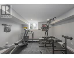 697 BARKER STREET - 25