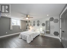 697 BARKER STREET - 26