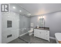 697 BARKER STREET - 28