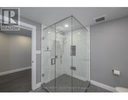 697 BARKER STREET - 29