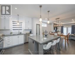 697 BARKER STREET - 9