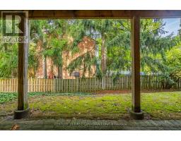 30 - 1399 COMMISSIONERS ROAD W - 31