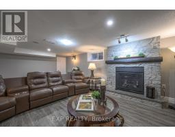 22 FARMHOUSE ROAD - 31