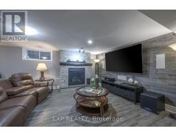 22 FARMHOUSE ROAD - 32