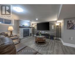 22 FARMHOUSE ROAD - 33