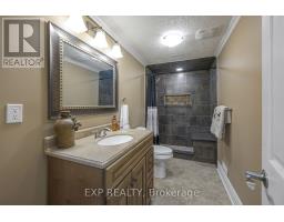 22 FARMHOUSE ROAD - 36