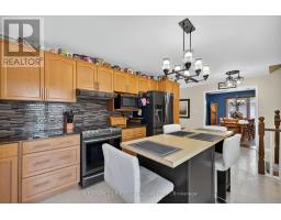 19 HEMLOCK BOULEVARD - 13