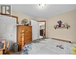 19 HEMLOCK BOULEVARD - 18