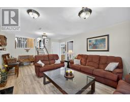 19 HEMLOCK BOULEVARD - 26