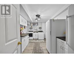 19 HEMLOCK BOULEVARD - 30